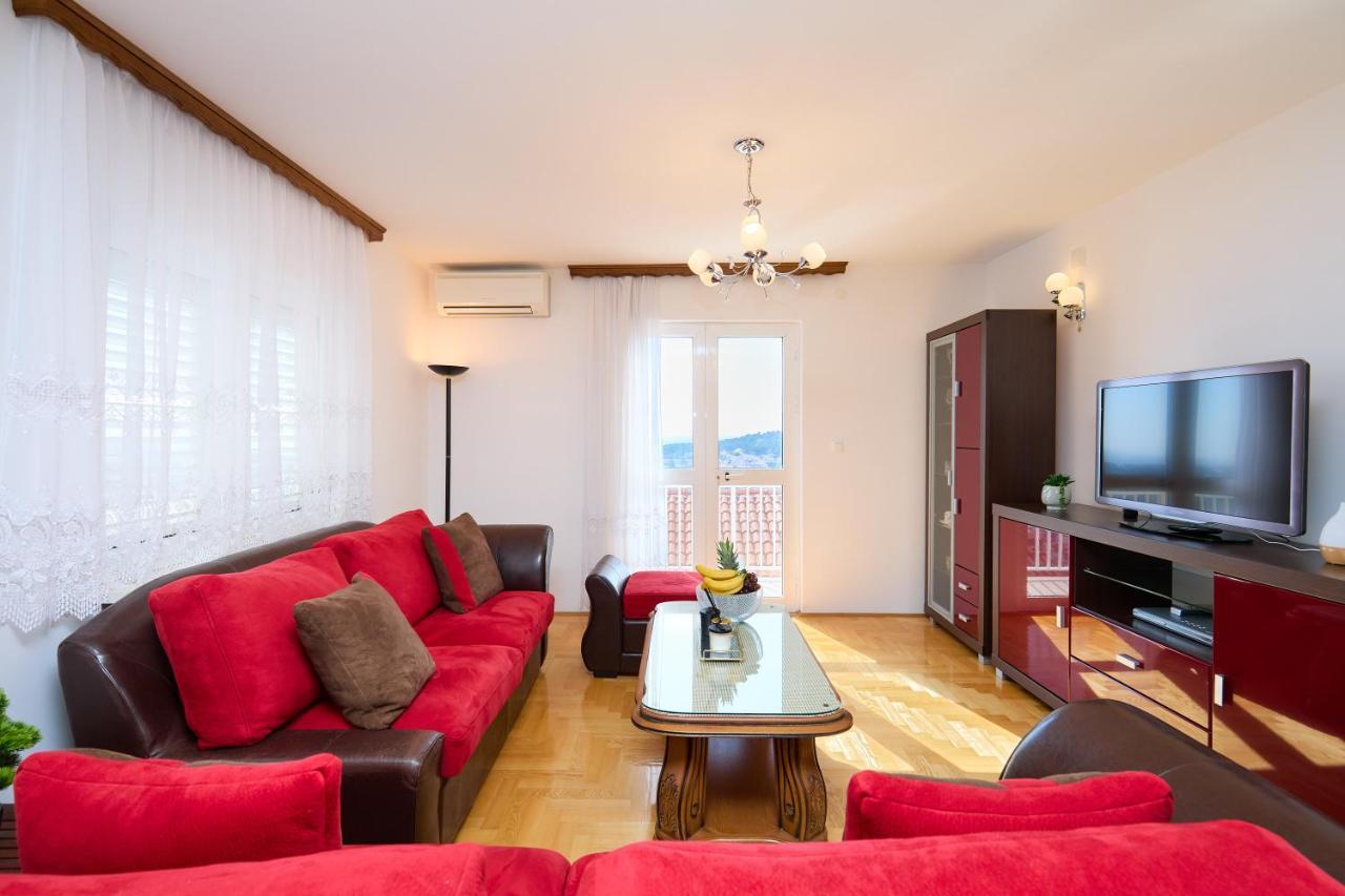Bellevue Duplex Apartment *