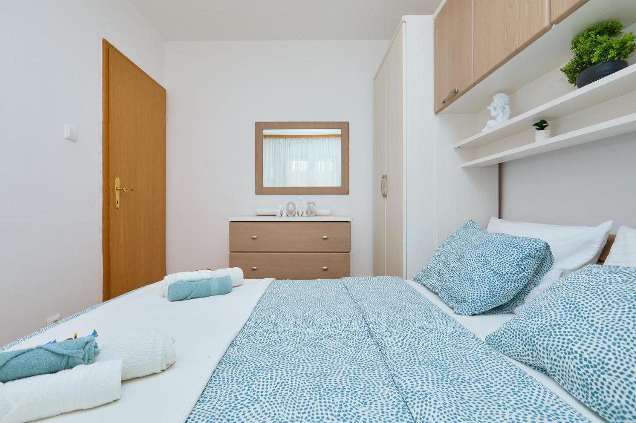 Bellevue Duplex Apartment *