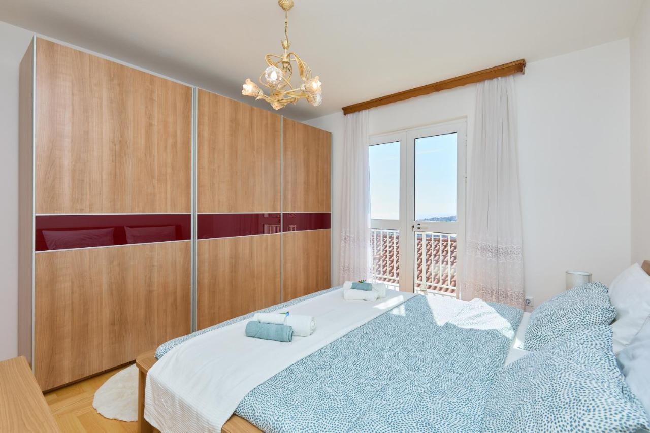 Apartment Bellevue Duplex *