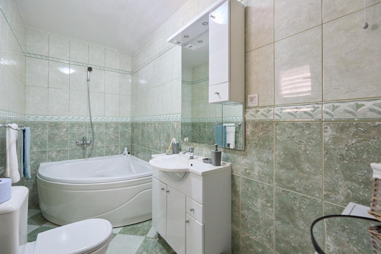 Bellevue Duplex Apartment